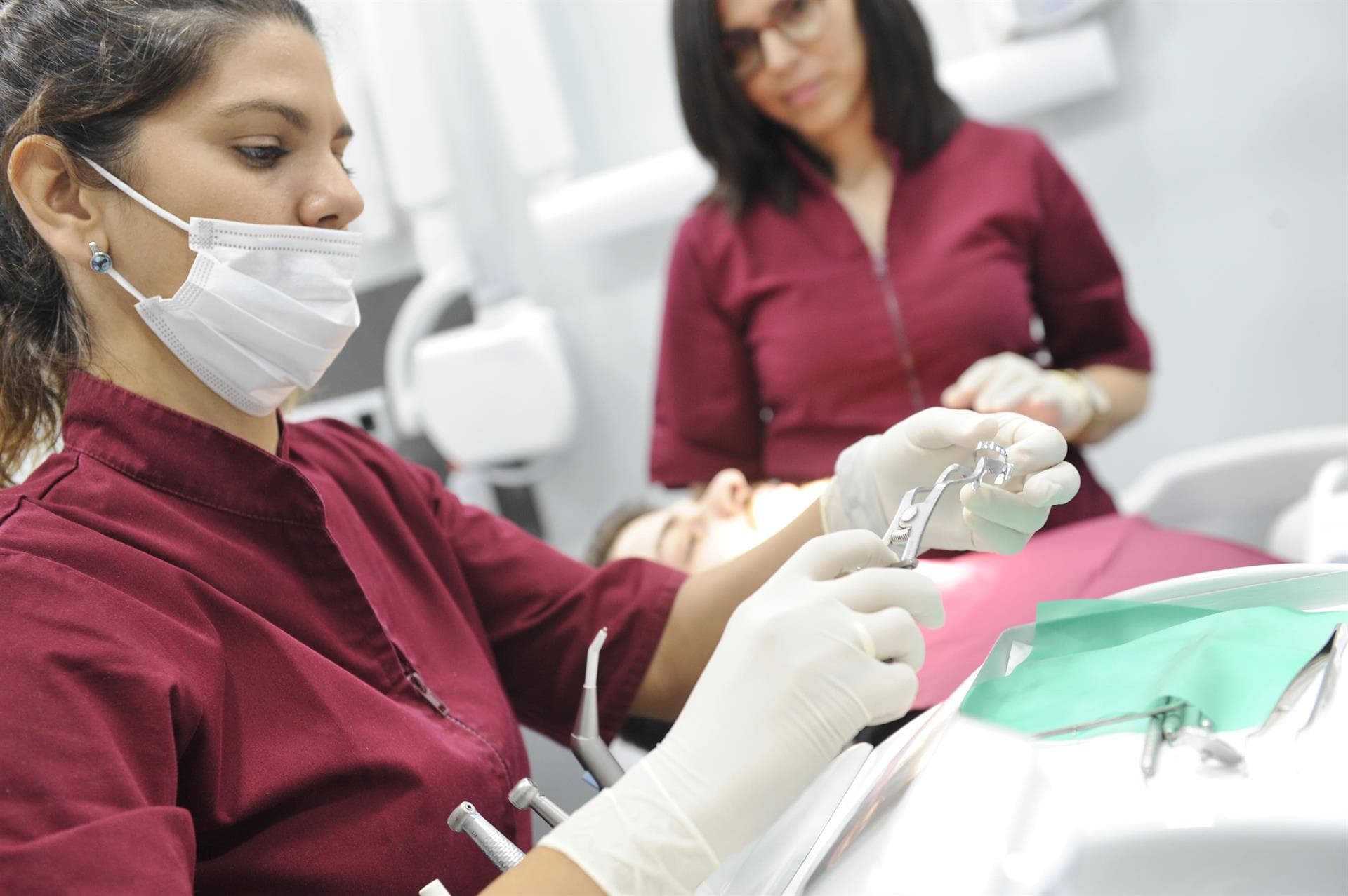 Todos los servicios de nuestra clínica dental en Ribeira